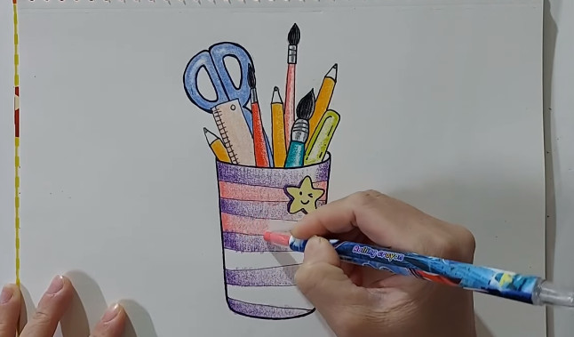 Tô màu sắc vỏ hộp bút