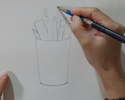 Vẽ lần lượt từng cây bút