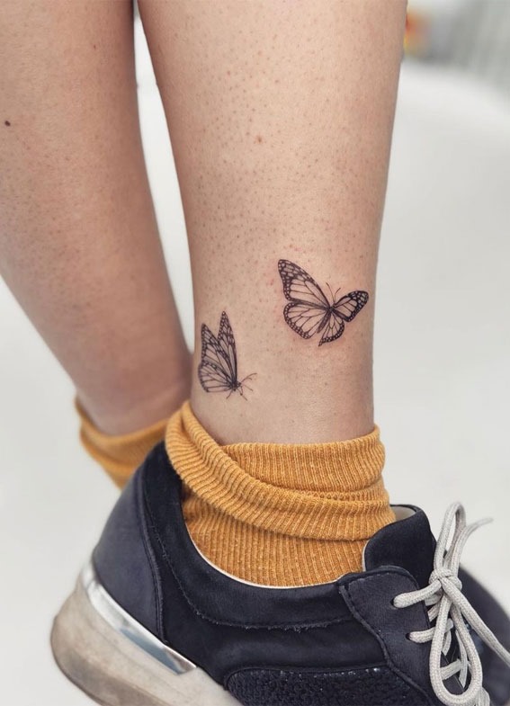 Mini Tattoo Ở Chân Hình Con Bướm