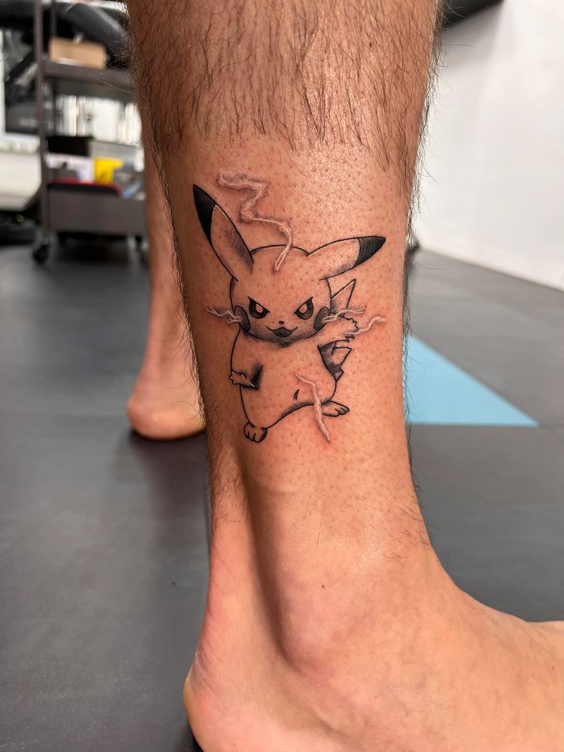 Pikachu Tattoo Ở Chân