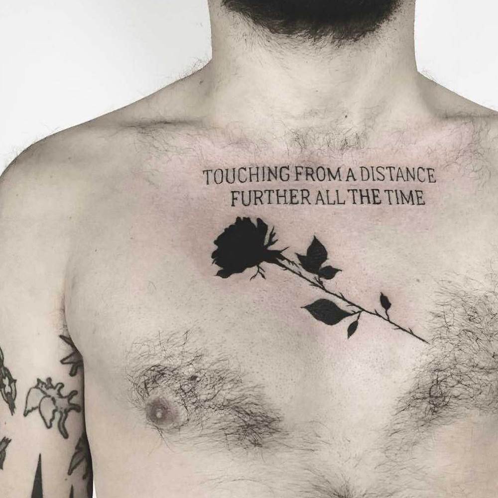 Tattoo Chữ Ở Ngực