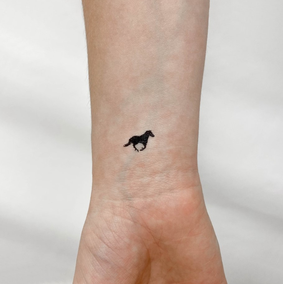 Tattoo Con Ngựa Mini